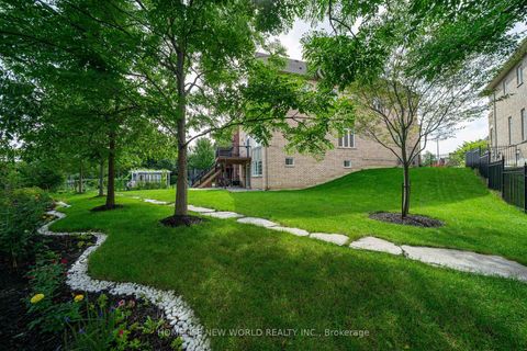 Photo 9 at 20 Gracedale Drive, Westbrook, Richmond Hill