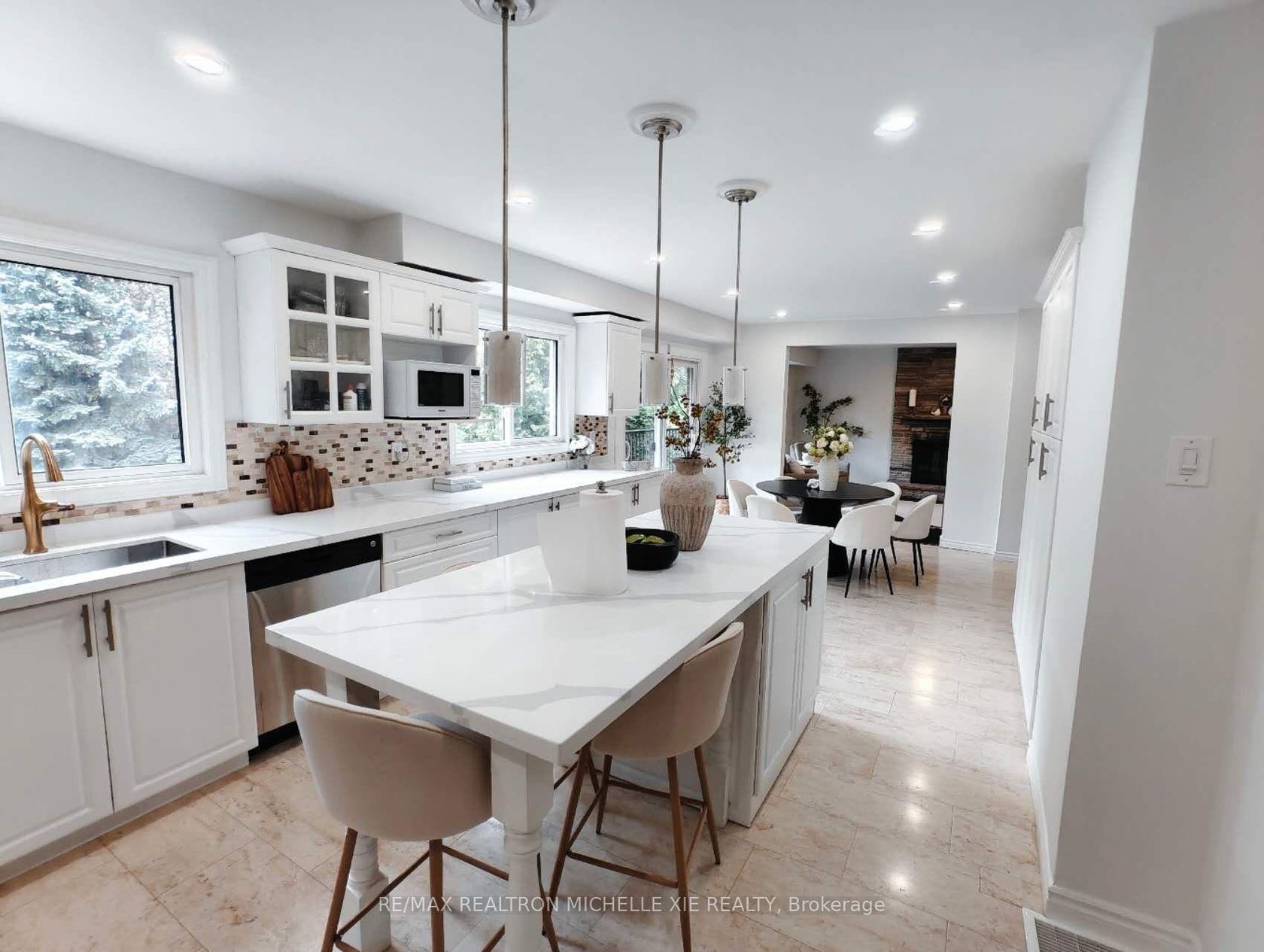 64 Creekwood Drive, Morningside, Toronto photo number 2
