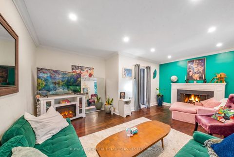 Photo 10 at 761 Kingston Road, The Beaches, Toronto
