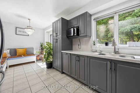 Photo 8 at 82 Piperbrook Crescent, West Hill, Toronto
