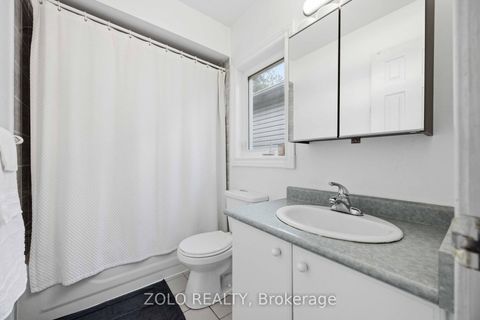 Photo 10 at 82 Piperbrook Crescent, West Hill, Toronto