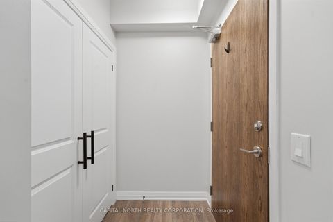 Photo 3 at 405 - 99 Eagle Rock Way, Rural Vaughan, Vaughan