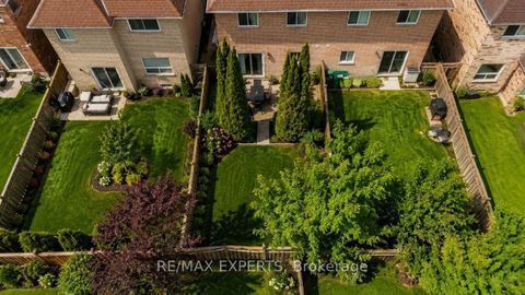 Photo 1 at 62 Colonial Crescent, Oak Ridges Lake Wilcox, Richmond Hill