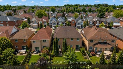 Photo 2 at 62 Colonial Crescent, Oak Ridges Lake Wilcox, Richmond Hill