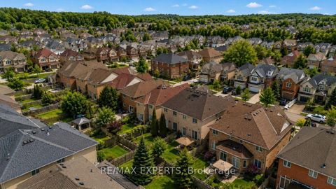 Photo 3 at 62 Colonial Crescent, Oak Ridges Lake Wilcox, Richmond Hill