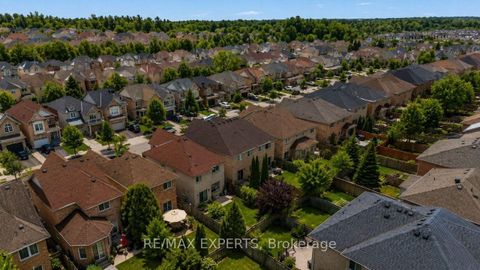 Photo 4 at 62 Colonial Crescent, Oak Ridges Lake Wilcox, Richmond Hill
