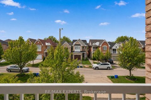 Photo 11 at 62 Colonial Crescent, Oak Ridges Lake Wilcox, Richmond Hill