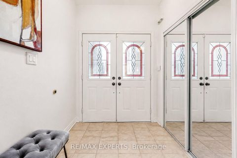 Photo 24 at 62 Colonial Crescent, Oak Ridges Lake Wilcox, Richmond Hill