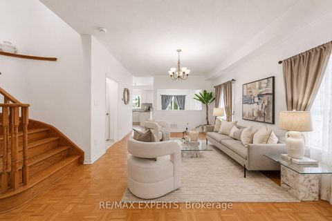 Photo 31 at 62 Colonial Crescent, Oak Ridges Lake Wilcox, Richmond Hill
