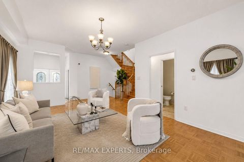 Photo 37 at 62 Colonial Crescent, Oak Ridges Lake Wilcox, Richmond Hill