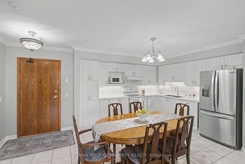 Photo 10 at 312 - 2506 Rutherford Road, Maple, Vaughan