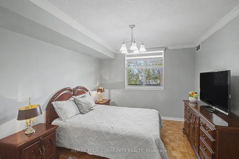 Photo 13 at 312 - 2506 Rutherford Road, Maple, Vaughan