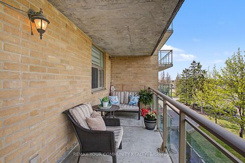 Photo 20 at 312 - 2506 Rutherford Road, Maple, Vaughan