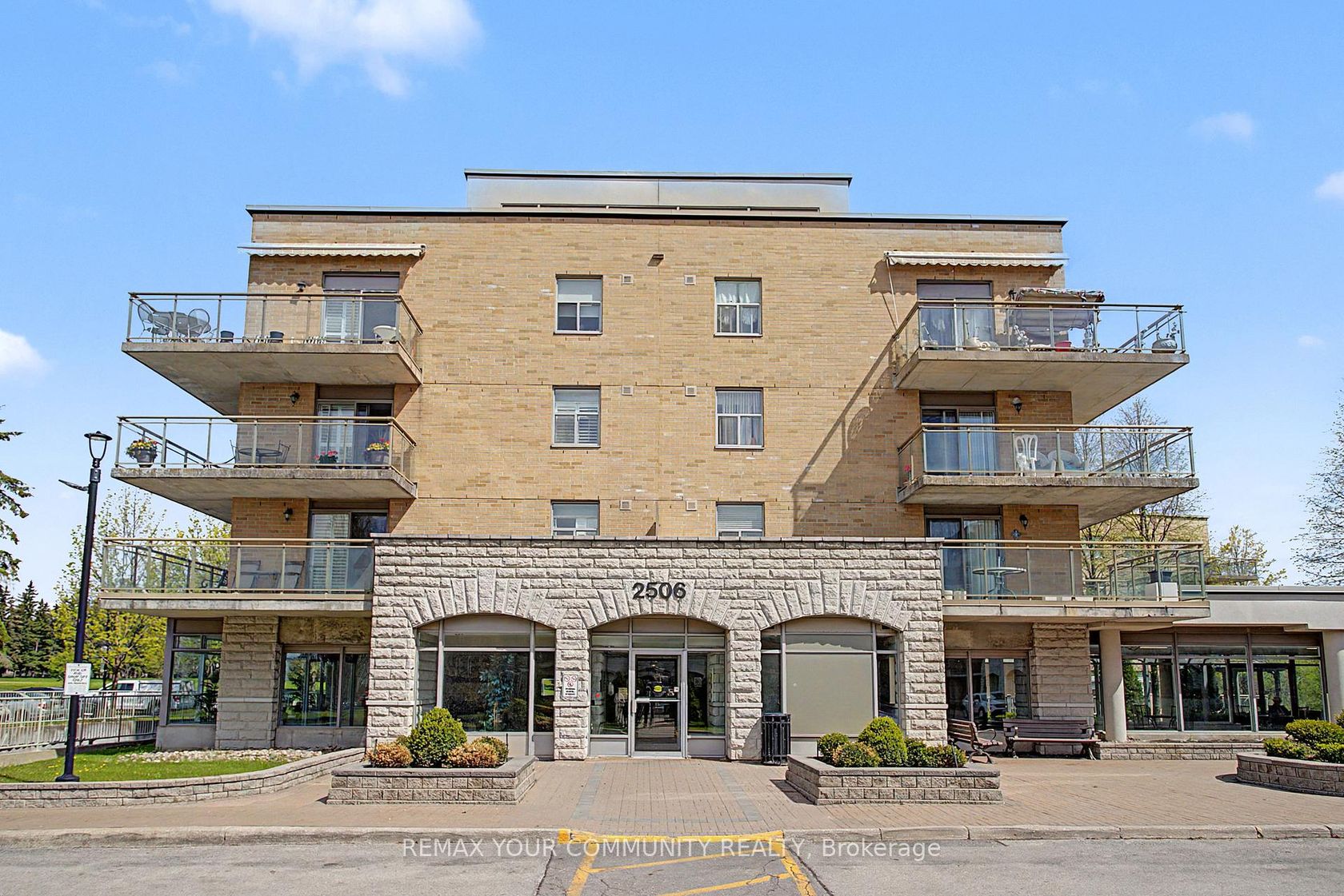 312 - 2506 Rutherford Road, Maple, Vaughan photo number 2