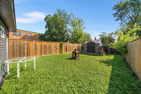 Photo 2 at 50 Arcadian Circle, Long Branch, Toronto