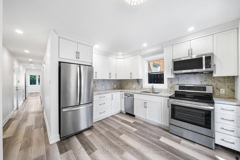 Photo 7 at 50 Arcadian Circle, Long Branch, Toronto