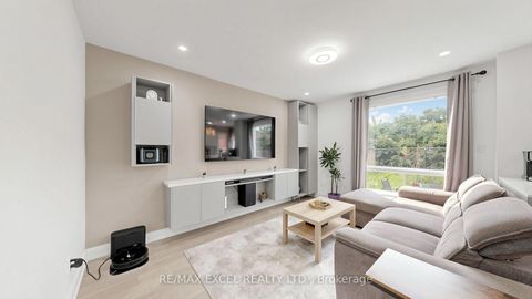Photo 7 at 46 Venice Crescent, Beverley Glen, Vaughan