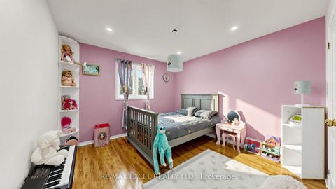 Photo 23 at 46 Venice Crescent, Beverley Glen, Vaughan