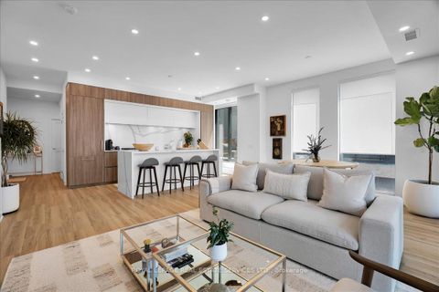 Photo 4 at 706 - 1 Hillsdale Avenue W, Eglinton, Toronto