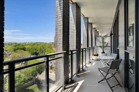 Photo 16 at 706 - 1 Hillsdale Avenue W, Eglinton, Toronto
