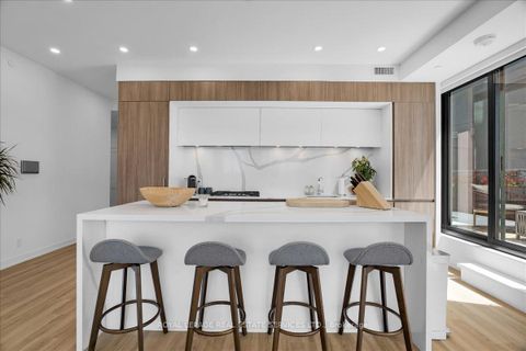 Photo 19 at 706 - 1 Hillsdale Avenue W, Eglinton, Toronto