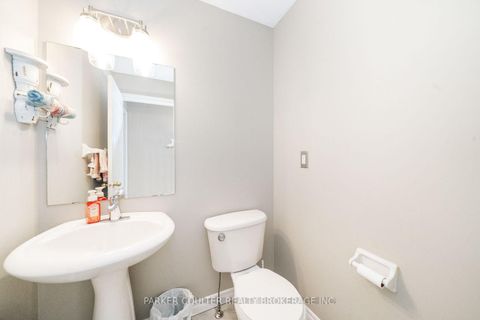 Photo 13 at 23 Sovereign's Gate, Shore, Barrie