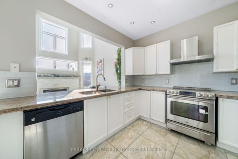 Photo 19 at 23 Sovereign's Gate, Shore, Barrie