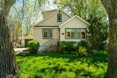 Photo 2 at 239 Oak Street, Stayner, Clearview