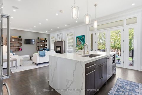 Photo 4 at 130 Edgecroft Road, Queensway, Toronto