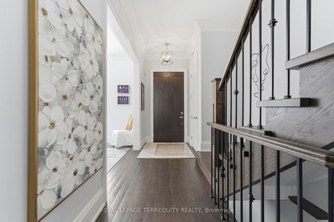 Photo 6 at 130 Edgecroft Road, Queensway, Toronto
