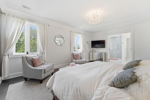 Photo 20 at 130 Edgecroft Road, Queensway, Toronto