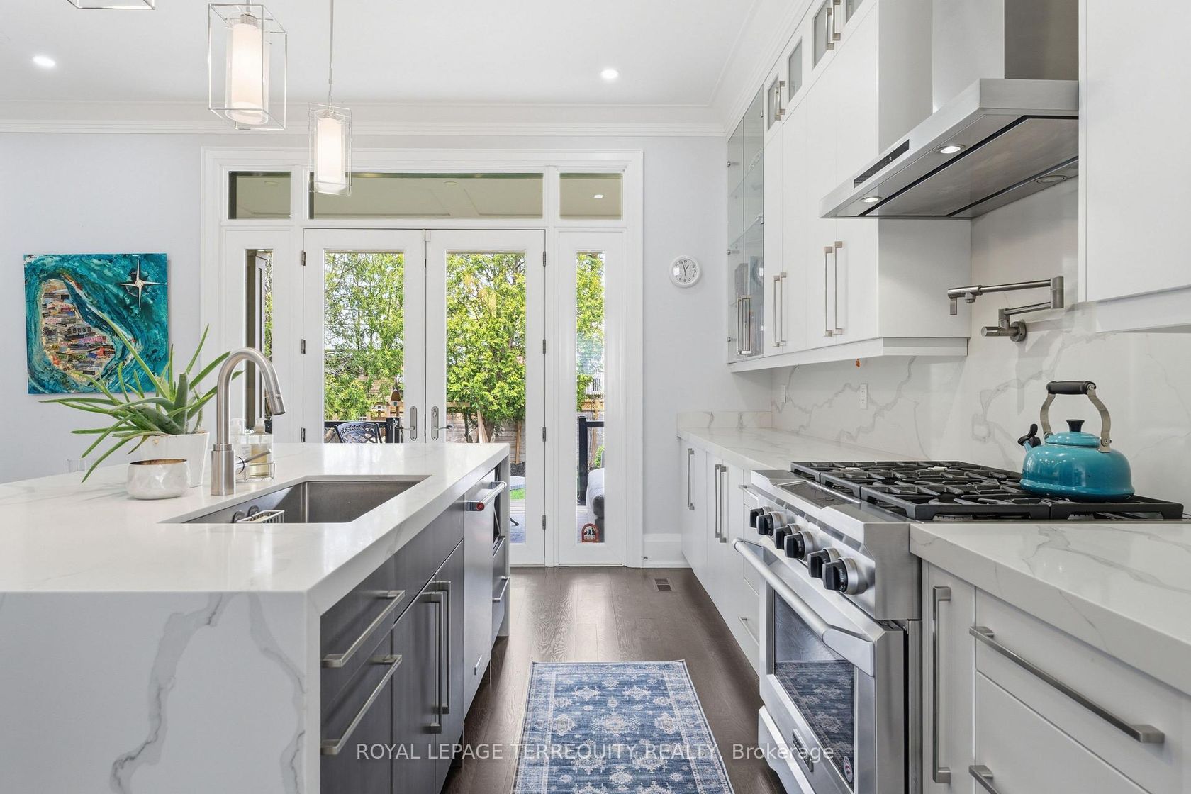 130 Edgecroft Road, Queensway, Toronto photo 2