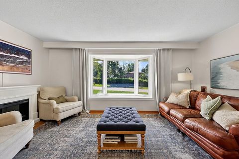 Photo 3 at 11 MacLaren Avenue, Painswick North, Barrie