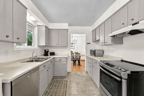 Photo 6 at 11 MacLaren Avenue, Painswick North, Barrie