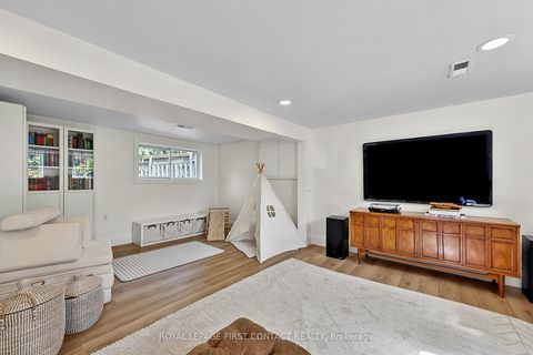 Photo 24 at 11 MacLaren Avenue, Painswick North, Barrie