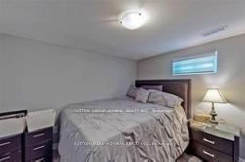 Photo 14 at 114 Cartier Crescent, Crosby, Richmond Hill