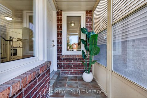 Photo 2 at 109 Winding Lane, Yorkhill, Vaughan