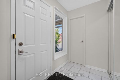 Photo 3 at 109 Winding Lane, Yorkhill, Vaughan