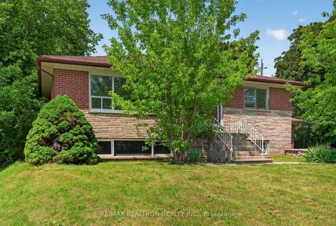 Photo 5 at 108 Garden Avenue, South Richvale, Richmond Hill