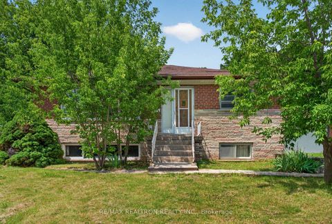 Photo 8 at 108 Garden Avenue, South Richvale, Richmond Hill