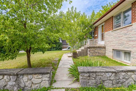 Photo 12 at 108 Garden Avenue, South Richvale, Richmond Hill