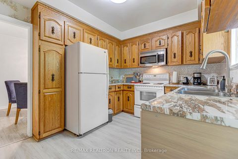 Photo 33 at 108 Garden Avenue, South Richvale, Richmond Hill