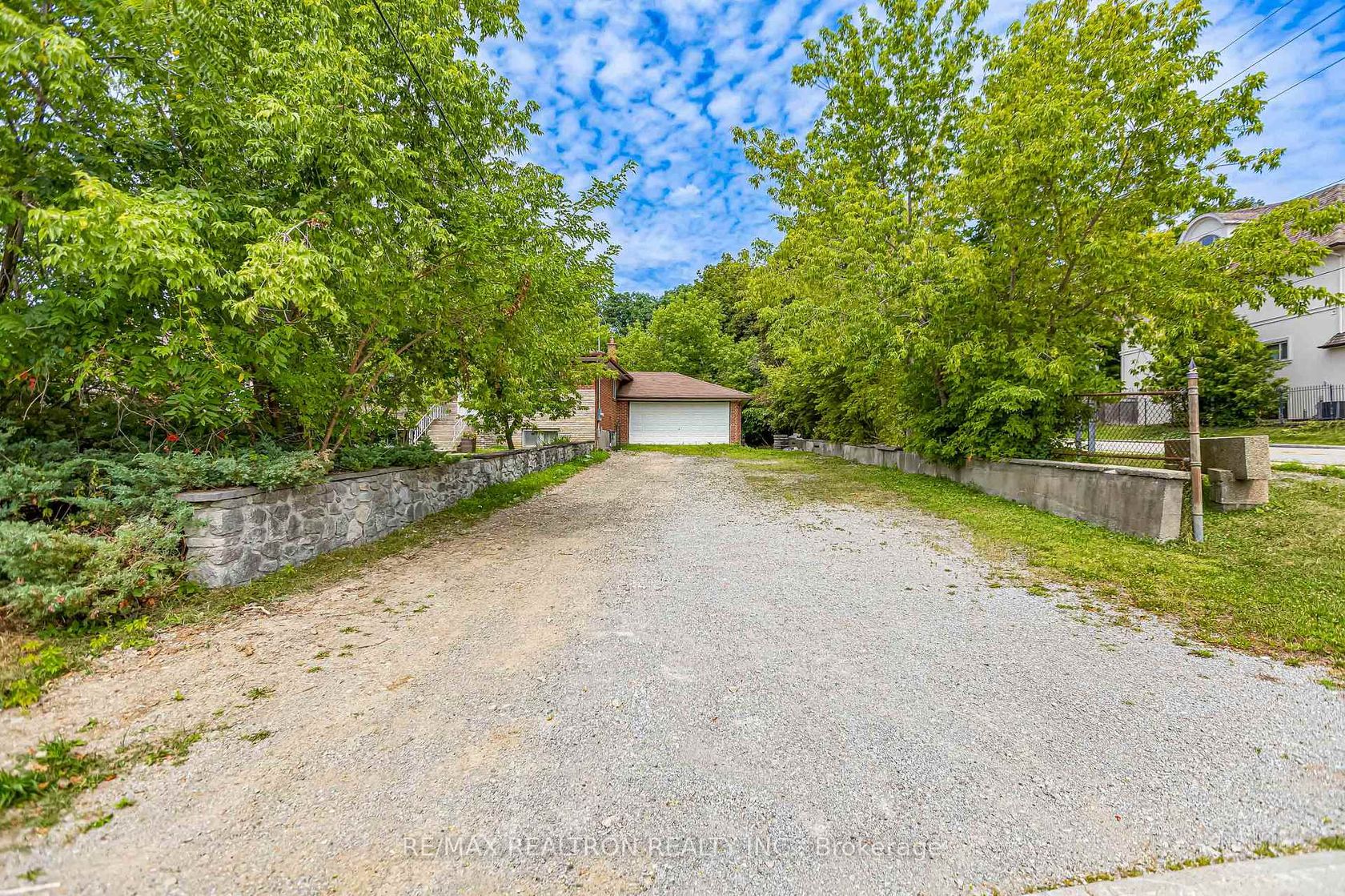 108 Garden Avenue, South Richvale, Richmond Hill photo number 2