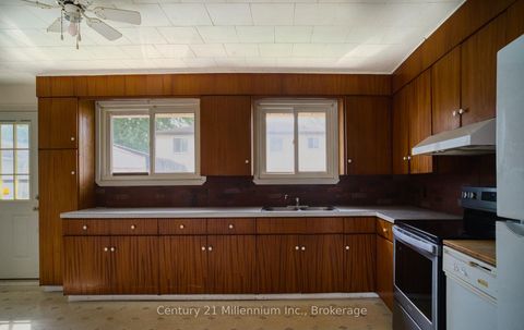 Photo 8 at 209 John Street, Stayner, Clearview