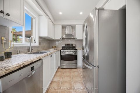 Photo 11 at 187 Red Maple Road, Langstaff, Richmond Hill