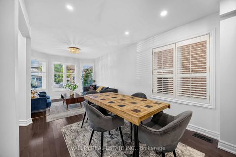 Photo 10 at 27 Lavender Place, East Woodbridge, Vaughan