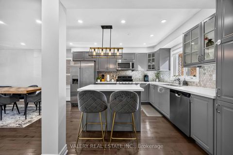 Photo 13 at 27 Lavender Place, East Woodbridge, Vaughan