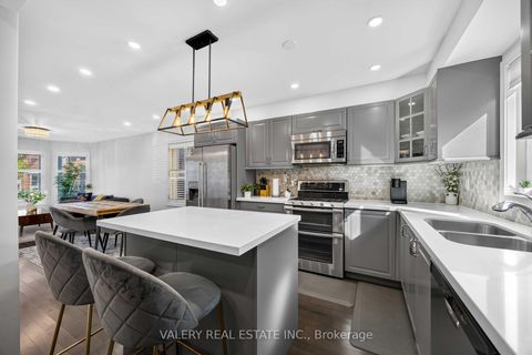 Photo 14 at 27 Lavender Place, East Woodbridge, Vaughan