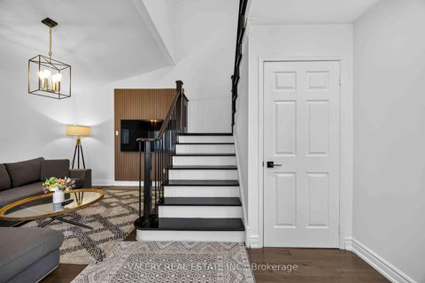 Photo 19 at 27 Lavender Place, East Woodbridge, Vaughan