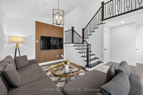 Photo 24 at 27 Lavender Place, East Woodbridge, Vaughan